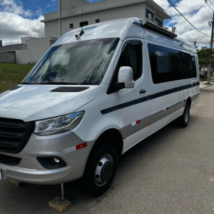 Motorhome Santo Inácio 7.3 2025 à Venda – Sprinter 517 | 4 Pessoas