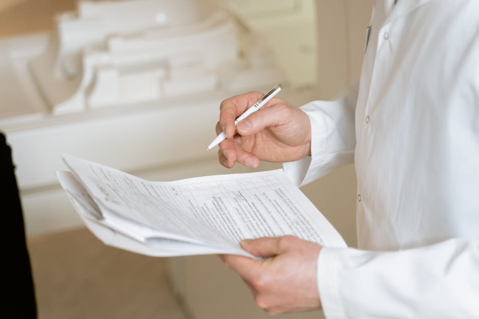 Um checklist detalhado garante que nenhum item essencial seja esquecido antes da partida.