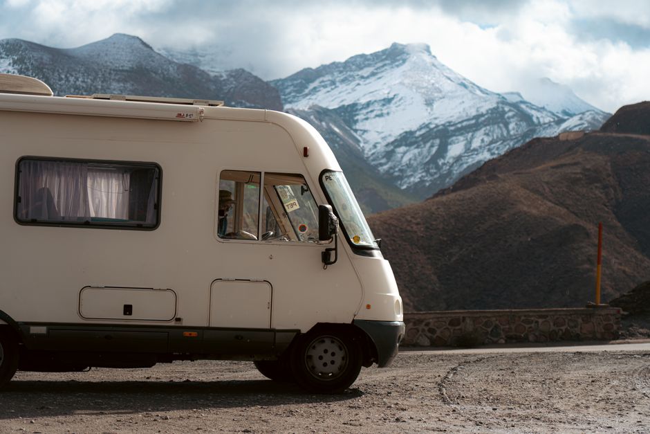 Enfrentando o Clima: Dicas Essenciais para Seu Motorhome no Calor, Frio e Chuva