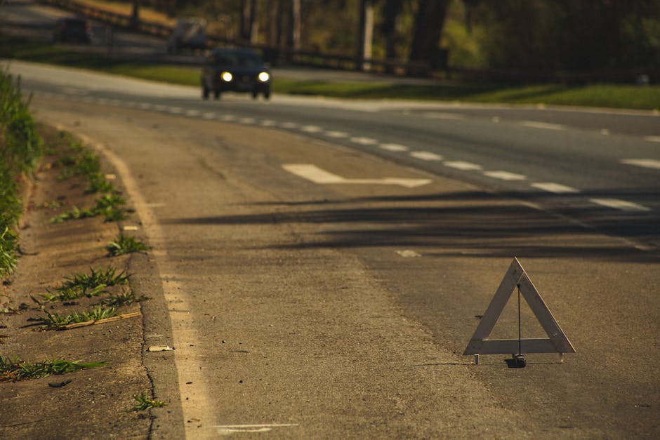 Sinalizar o veículo corretamente em uma emergência é crucial para a segurança de todos.