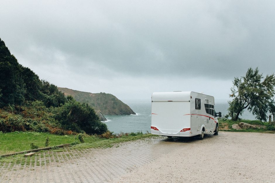 Aproveite um banho confortável e economize água com duchas eficientes no seu motorhome.